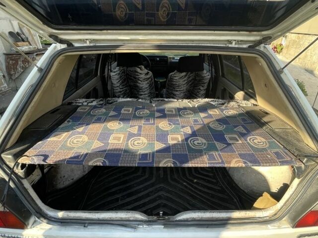 Белый Фольксваген Гольф, объемом двигателя 1.3 л и пробегом 350 тыс. км за 1300 $, фото 1 на Automoto.ua