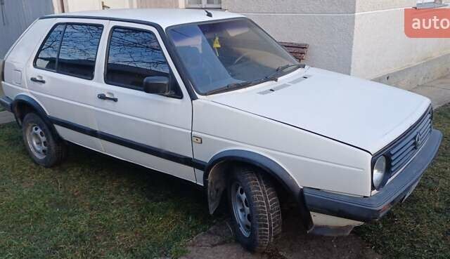 Белый Фольксваген Гольф, объемом двигателя 1.6 л и пробегом 1 тыс. км за 1100 $, фото 1 на Automoto.ua