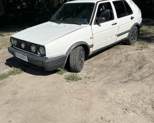 Белый Фольксваген Гольф, объемом двигателя 1.6 л и пробегом 120 тыс. км за 950 $, фото 1 на Automoto.ua