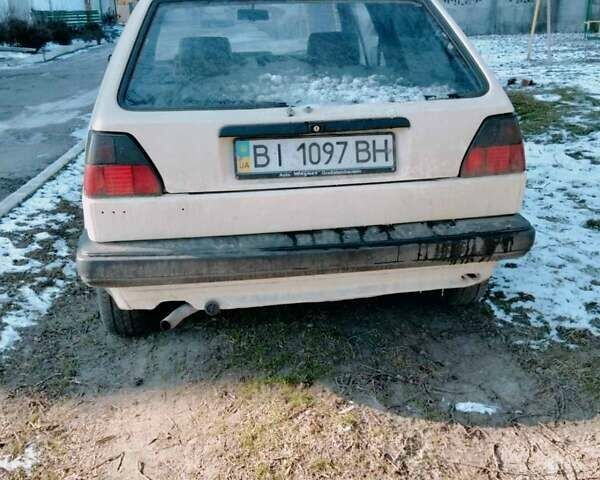 Белый Фольксваген Гольф, объемом двигателя 1.3 л и пробегом 400 тыс. км за 826 $, фото 1 на Automoto.ua