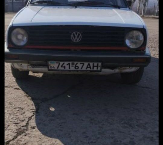 Білий Фольксваген Гольф, об'ємом двигуна 1 л та пробігом 260 тис. км за 954 $, фото 1 на Automoto.ua