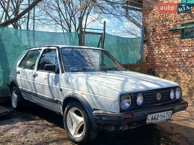 Білий Фольксваген Гольф, об'ємом двигуна 1.6 л та пробігом 250 тис. км за 600 $, фото 1 на Automoto.ua