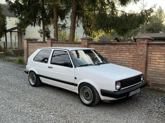 Білий Фольксваген Гольф, об'ємом двигуна 1.3 л та пробігом 50 тис. км за 2500 $, фото 1 на Automoto.ua