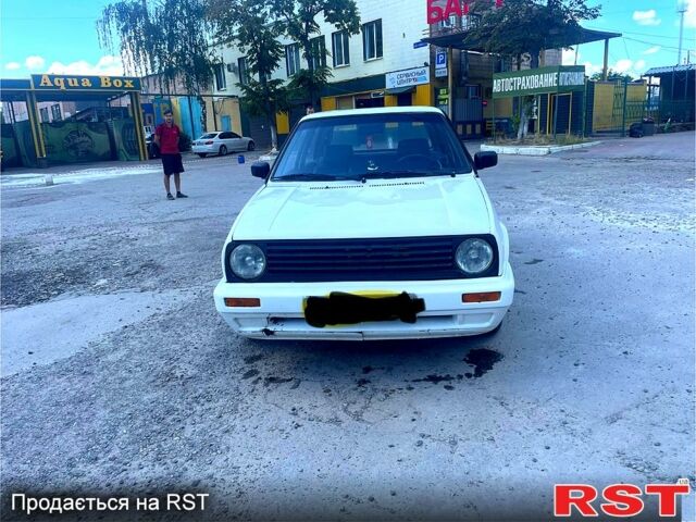 Білий Фольксваген Гольф, об'ємом двигуна 1.8 л та пробігом 200 тис. км за 1800 $, фото 1 на Automoto.ua