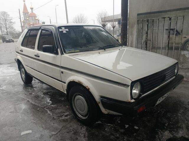 Белый Фольксваген Гольф, объемом двигателя 1.6 л и пробегом 965 тыс. км за 850 $, фото 1 на Automoto.ua