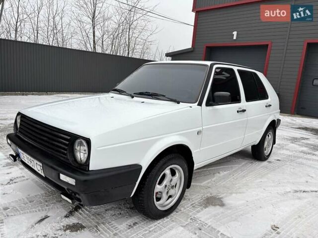 Білий Фольксваген Гольф, об'ємом двигуна 1.27 л та пробігом 295 тис. км за 1750 $, фото 1 на Automoto.ua