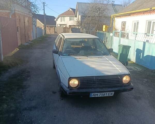 Білий Фольксваген Гольф, об'ємом двигуна 1.8 л та пробігом 400 тис. км за 600 $, фото 1 на Automoto.ua