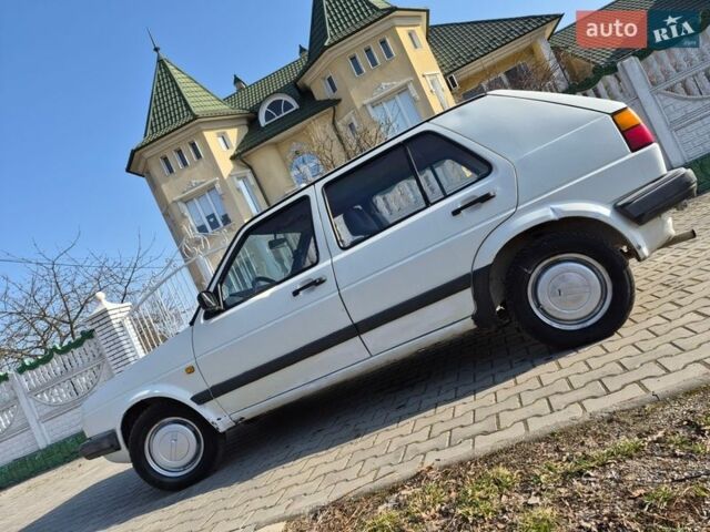 Білий Фольксваген Гольф, об'ємом двигуна 1.27 л та пробігом 200 тис. км за 1300 $, фото 1 на Automoto.ua