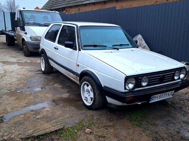 Белый Фольксваген Гольф, объемом двигателя 1.3 л и пробегом 0 тыс. км за 1500 $, фото 1 на Automoto.ua