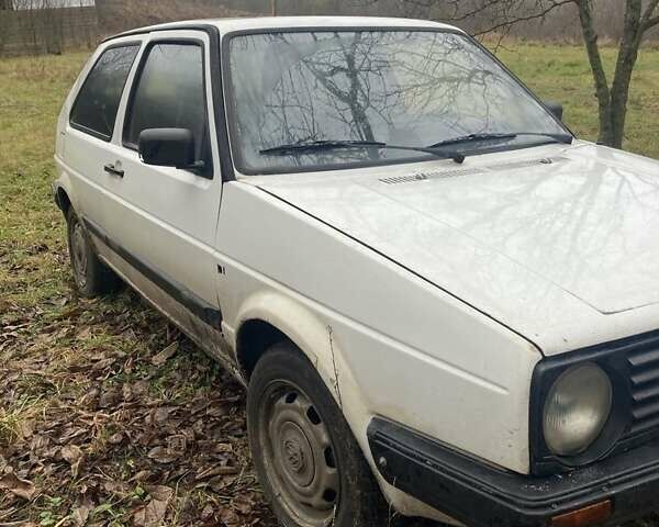 Белый Фольксваген Гольф, объемом двигателя 1.6 л и пробегом 400 тыс. км за 1210 $, фото 1 на Automoto.ua