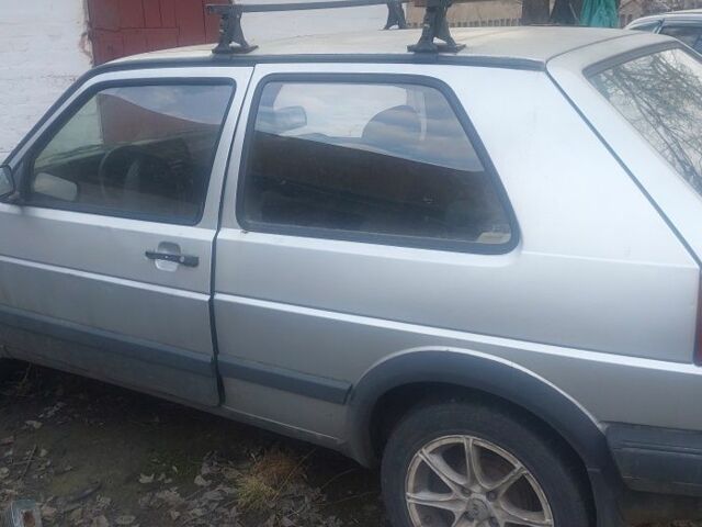 Белый Фольксваген Гольф, объемом двигателя 1.6 л и пробегом 100 тыс. км за 587 $, фото 1 на Automoto.ua