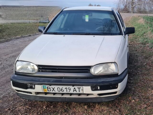 Білий Фольксваген Гольф, об'ємом двигуна 1.4 л та пробігом 300 тис. км за 1500 $, фото 1 на Automoto.ua