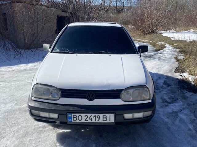 Білий Фольксваген Гольф, об'ємом двигуна 1.4 л та пробігом 300 тис. км за 1200 $, фото 1 на Automoto.ua