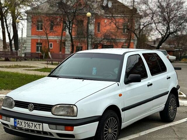 Білий Фольксваген Гольф, об'ємом двигуна 1.4 л та пробігом 0 тис. км за 2800 $, фото 1 на Automoto.ua