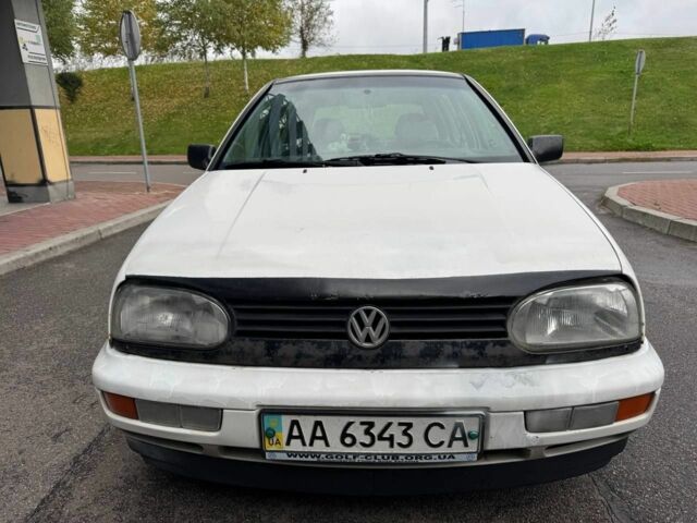 Білий Фольксваген Гольф, об'ємом двигуна 1.6 л та пробігом 360 тис. км за 1350 $, фото 1 на Automoto.ua