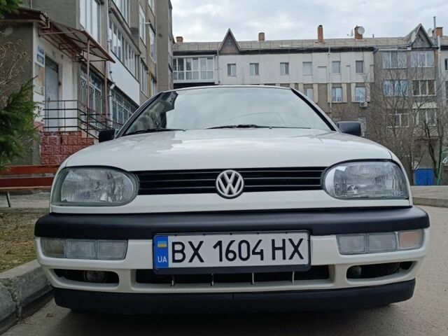 Белый Фольксваген Гольф, объемом двигателя 1.4 л и пробегом 282 тыс. км за 2100 $, фото 1 на Automoto.ua