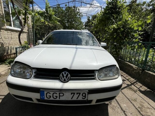 Белый Фольксваген Гольф, объемом двигателя 1.9 л и пробегом 3 тыс. км за 600 $, фото 1 на Automoto.ua