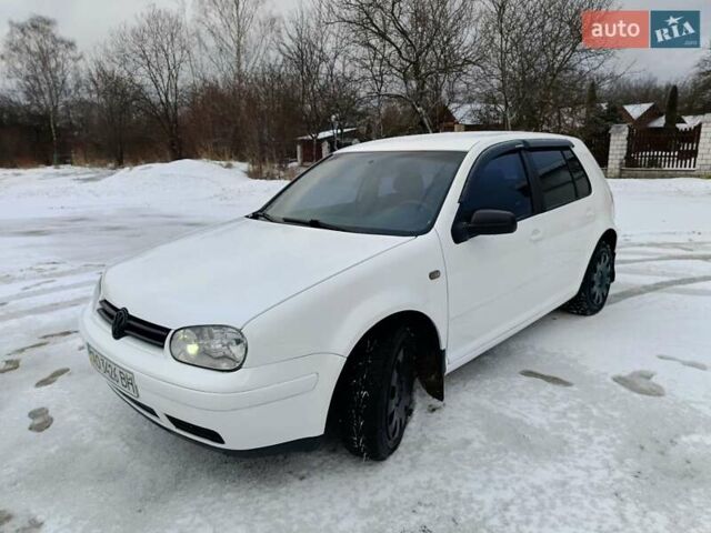 Белый Фольксваген Гольф, объемом двигателя 1.4 л и пробегом 329 тыс. км за 2650 $, фото 1 на Automoto.ua