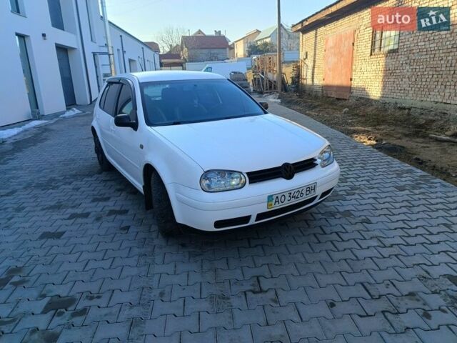 Белый Фольксваген Гольф, объемом двигателя 1.4 л и пробегом 333 тыс. км за 2600 $, фото 1 на Automoto.ua