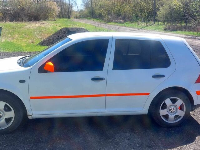 Білий Фольксваген Гольф, об'ємом двигуна 1.6 л та пробігом 316 тис. км за 3700 $, фото 1 на Automoto.ua