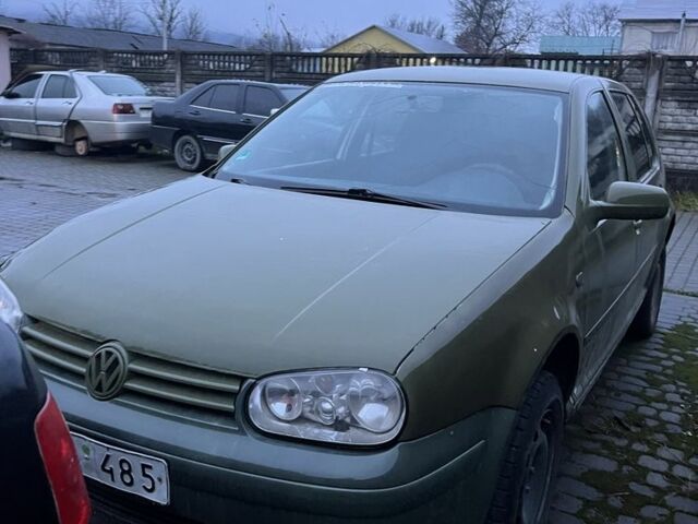 Белый Фольксваген Гольф, объемом двигателя 1.6 л и пробегом 250 тыс. км за 650 $, фото 1 на Automoto.ua