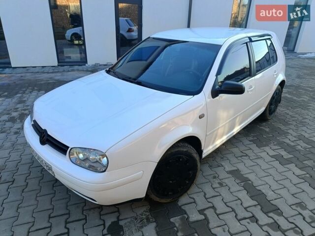 Белый Фольксваген Гольф, объемом двигателя 1.4 л и пробегом 334 тыс. км за 2590 $, фото 1 на Automoto.ua