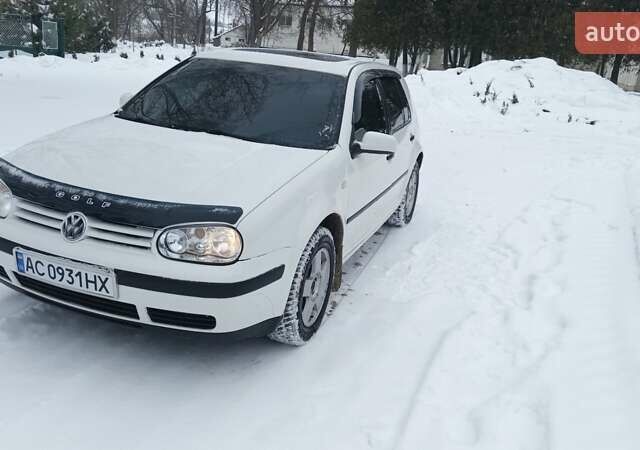 Белый Фольксваген Гольф, объемом двигателя 1.39 л и пробегом 266 тыс. км за 2950 $, фото 1 на Automoto.ua