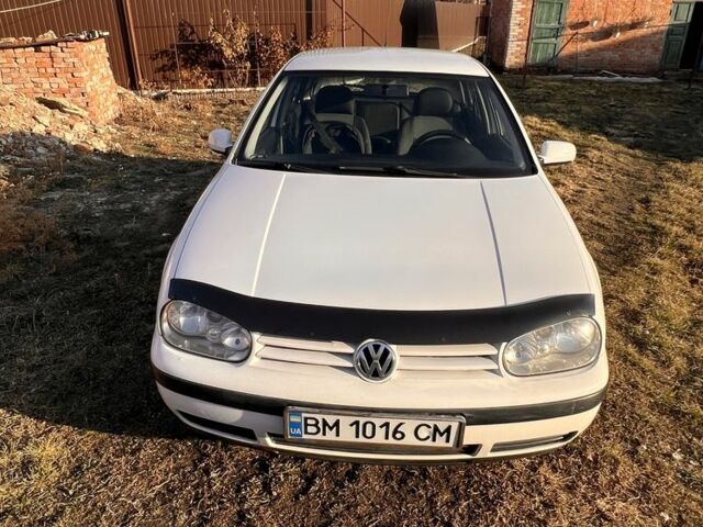 Белый Фольксваген Гольф, объемом двигателя 1.4 л и пробегом 300 тыс. км за 3600 $, фото 1 на Automoto.ua