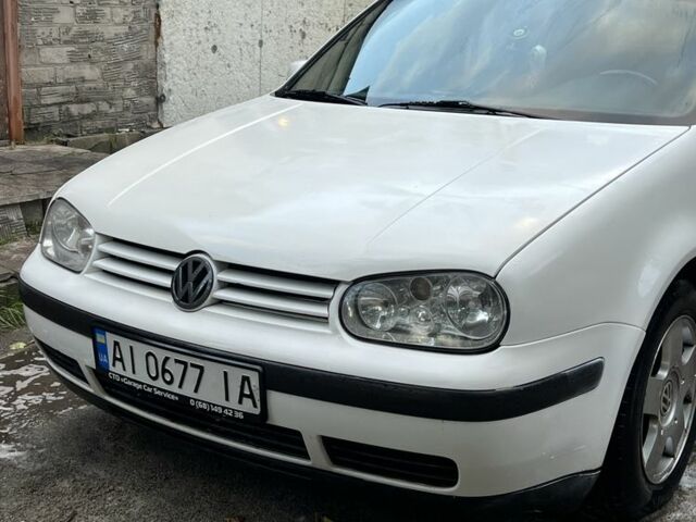 Белый Фольксваген Гольф, объемом двигателя 1.6 л и пробегом 301 тыс. км за 3500 $, фото 1 на Automoto.ua