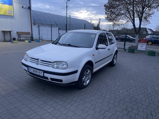 Белый Фольксваген Гольф, объемом двигателя 1.6 л и пробегом 320 тыс. км за 3250 $, фото 1 на Automoto.ua