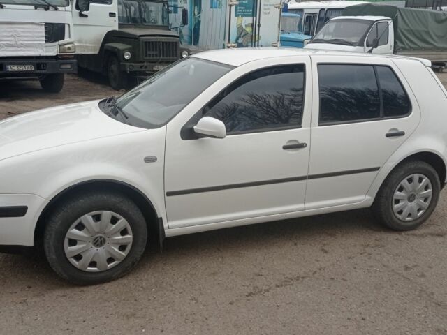 Білий Фольксваген Гольф, об'ємом двигуна 1.6 л та пробігом 298 тис. км за 4200 $, фото 1 на Automoto.ua