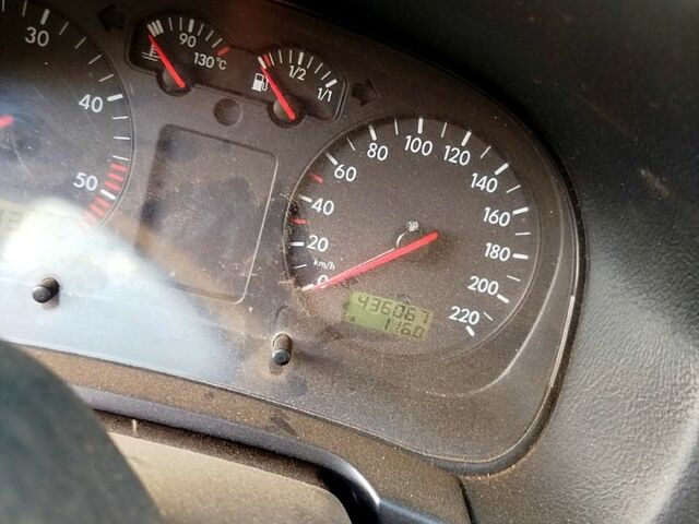 Білий Фольксваген Гольф, об'ємом двигуна 1.9 л та пробігом 436 тис. км за 1250 $, фото 1 на Automoto.ua