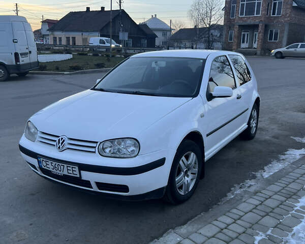 Белый Фольксваген Гольф, объемом двигателя 1.9 л и пробегом 372 тыс. км за 2950 $, фото 1 на Automoto.ua