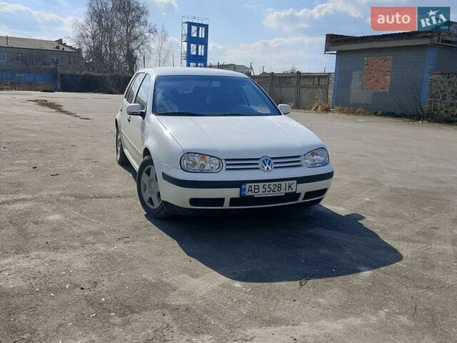 Белый Фольксваген Гольф, объемом двигателя 1.6 л и пробегом 340 тыс. км за 3300 $, фото 1 на Automoto.ua