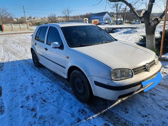 Белый Фольксваген Гольф, объемом двигателя 2 л и пробегом 433 тыс. км за 1150 $, фото 1 на Automoto.ua