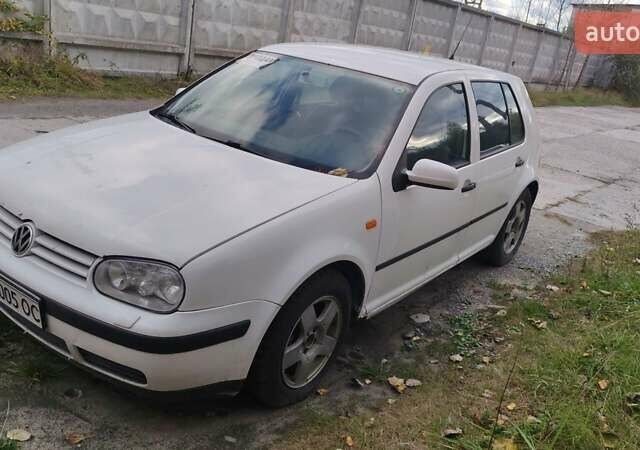 Белый Фольксваген Гольф, объемом двигателя 1.4 л и пробегом 319 тыс. км за 3500 $, фото 1 на Automoto.ua