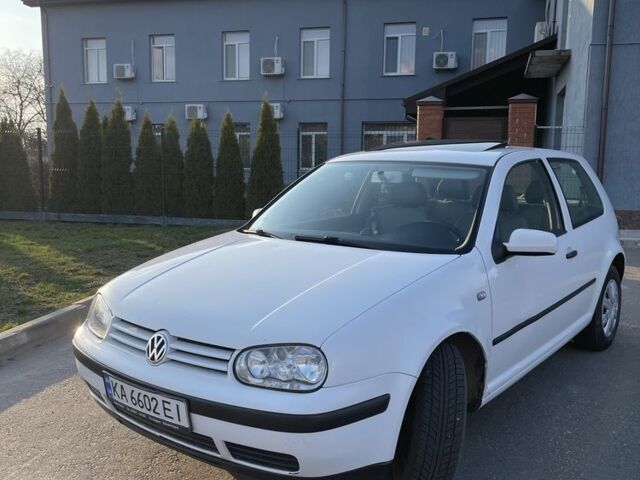 Белый Фольксваген Гольф, объемом двигателя 1.4 л и пробегом 320 тыс. км за 3450 $, фото 1 на Automoto.ua