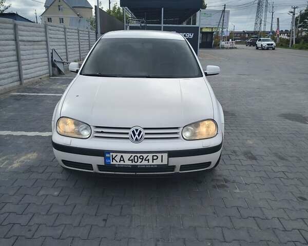 Белый Фольксваген Гольф, объемом двигателя 1.9 л и пробегом 270 тыс. км за 4000 $, фото 1 на Automoto.ua
