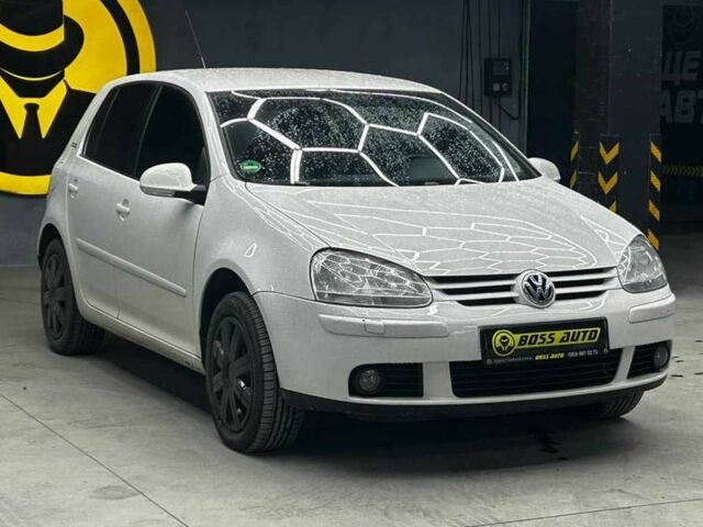 Белый Фольксваген Гольф, объемом двигателя 1.6 л и пробегом 135 тыс. км за 6400 $, фото 1 на Automoto.ua