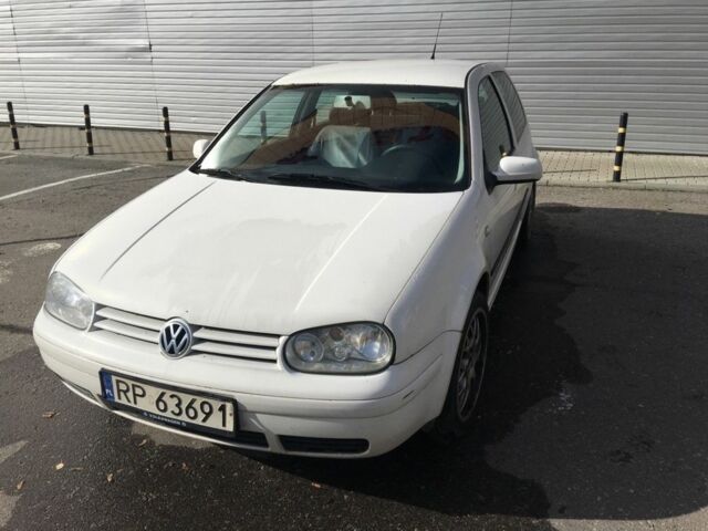 Белый Фольксваген Гольф, объемом двигателя 0 л и пробегом 3 тыс. км за 2100 $, фото 1 на Automoto.ua