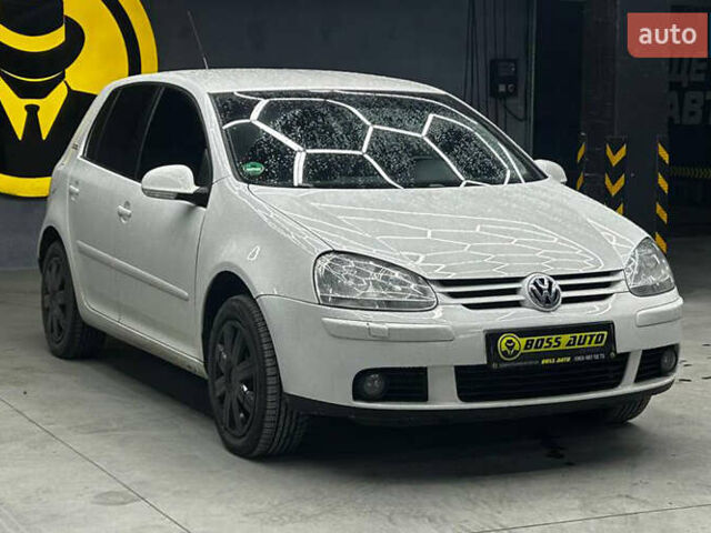 Белый Фольксваген Гольф, объемом двигателя 1.6 л и пробегом 135 тыс. км за 6400 $, фото 1 на Automoto.ua