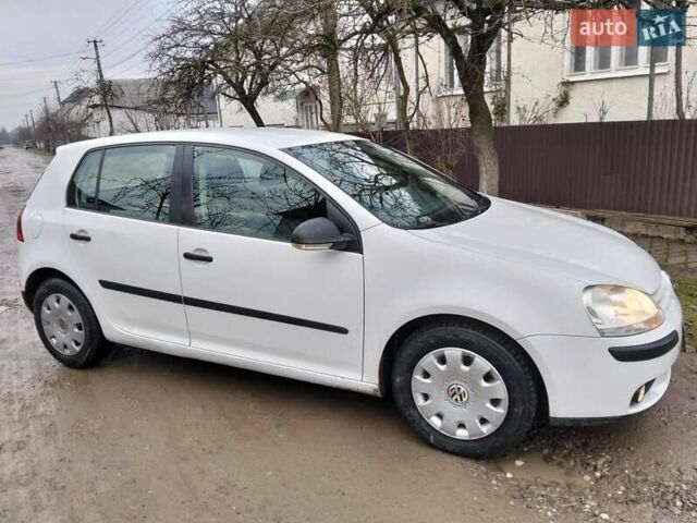 Белый Фольксваген Гольф, объемом двигателя 1.4 л и пробегом 222 тыс. км за 4900 $, фото 1 на Automoto.ua