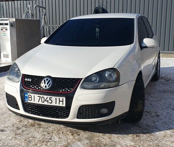 Белый Фольксваген Гольф, объемом двигателя 2 л и пробегом 228 тыс. км за 6300 $, фото 1 на Automoto.ua