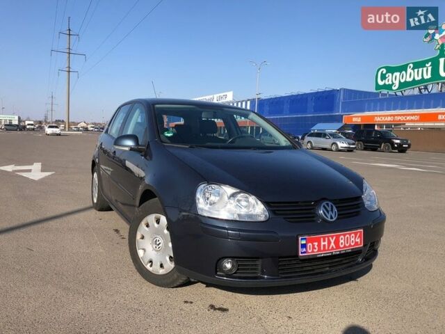 Белый Фольксваген Гольф, объемом двигателя 1.6 л и пробегом 133 тыс. км за 5499 $, фото 1 на Automoto.ua