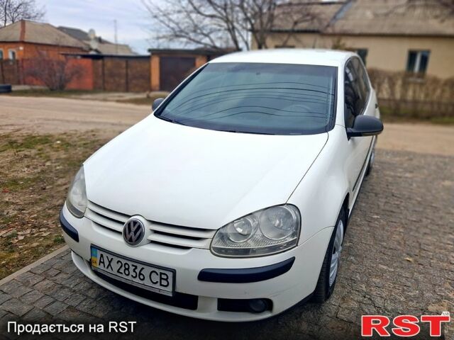 Белый Фольксваген Гольф, объемом двигателя 1.6 л и пробегом 280 тыс. км за 4500 $, фото 1 на Automoto.ua
