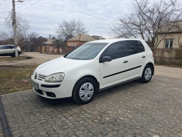 Белый Фольксваген Гольф, объемом двигателя 1.6 л и пробегом 280 тыс. км за 4500 $, фото 1 на Automoto.ua