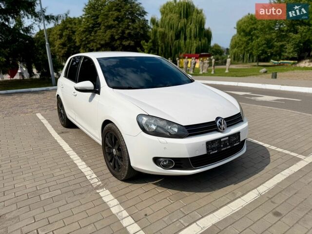 Білий Фольксваген Гольф, об'ємом двигуна 1.8 л та пробігом 246 тис. км за 7600 $, фото 1 на Automoto.ua