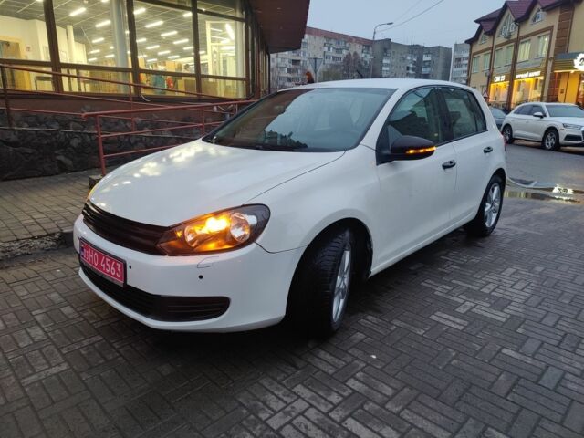 Белый Фольксваген Гольф, объемом двигателя 1.4 л и пробегом 200 тыс. км за 5800 $, фото 1 на Automoto.ua