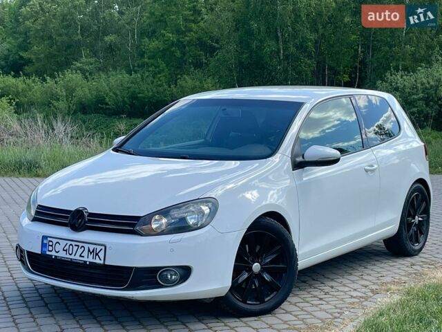 Білий Фольксваген Гольф, об'ємом двигуна 1.39 л та пробігом 251 тис. км за 4999 $, фото 1 на Automoto.ua