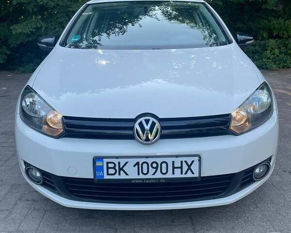 Белый Фольксваген Гольф, объемом двигателя 1.4 л и пробегом 180 тыс. км за 7500 $, фото 1 на Automoto.ua